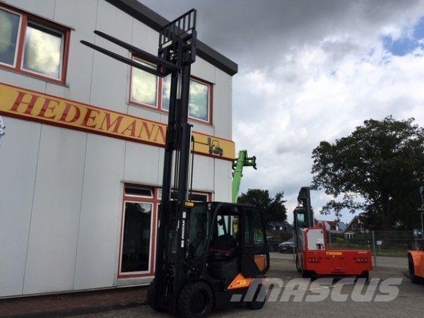 Doosan D30S-7 Diesel Trucker