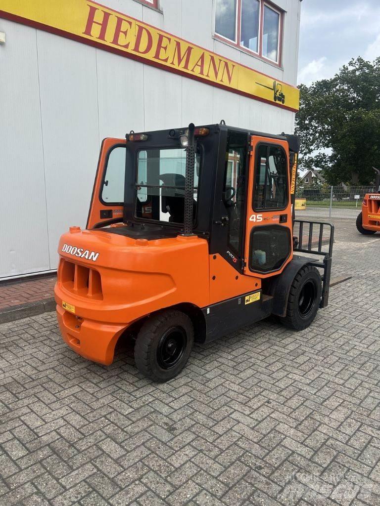 Doosan D45SC-5 Diesel Trucker