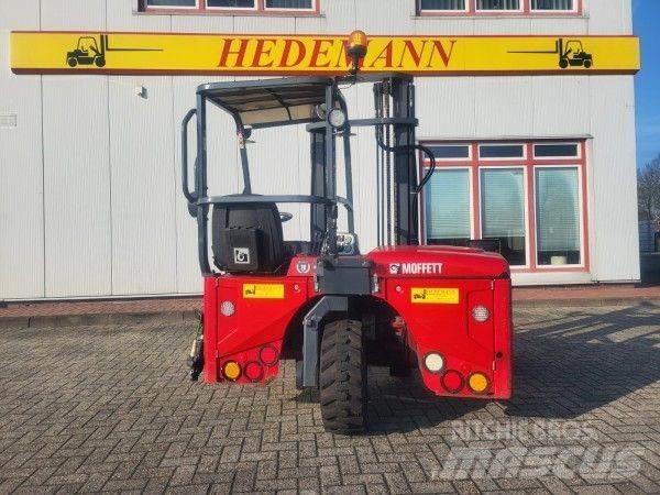 Moffett M4 25.3 Terrenggående gaffeltruck