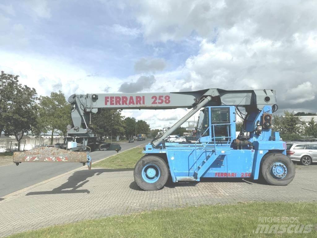 CVS Ferrari F258.6 Reachstackere