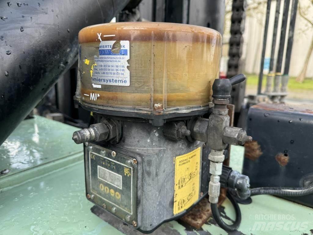 Hyster H16XM-12 Diesel Trucker