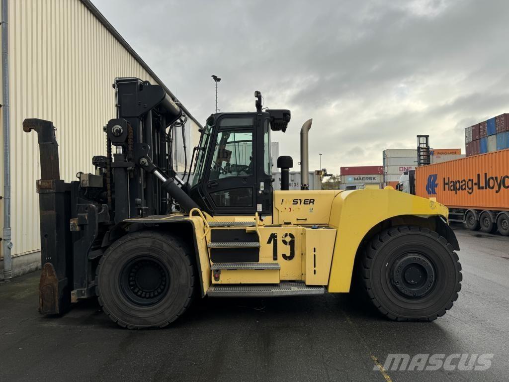 Hyster H30XMS-9 Diesel Trucker