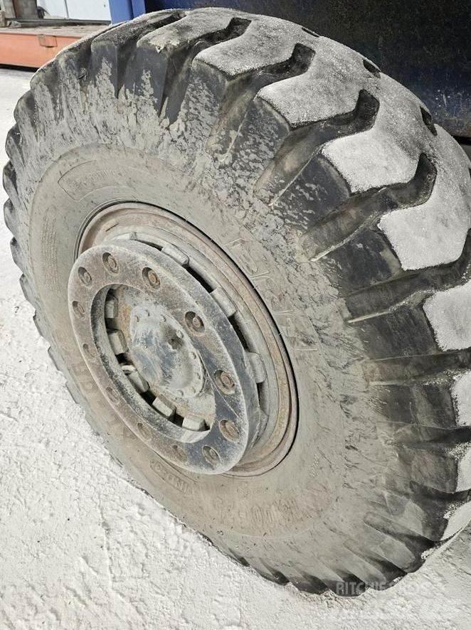 Kalmar DCD28-1200LB Diesel Trucker