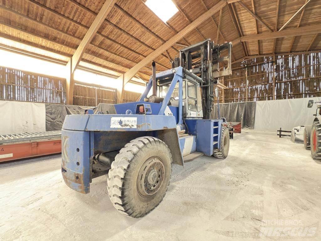 Kalmar DCD28-1200LB Diesel Trucker