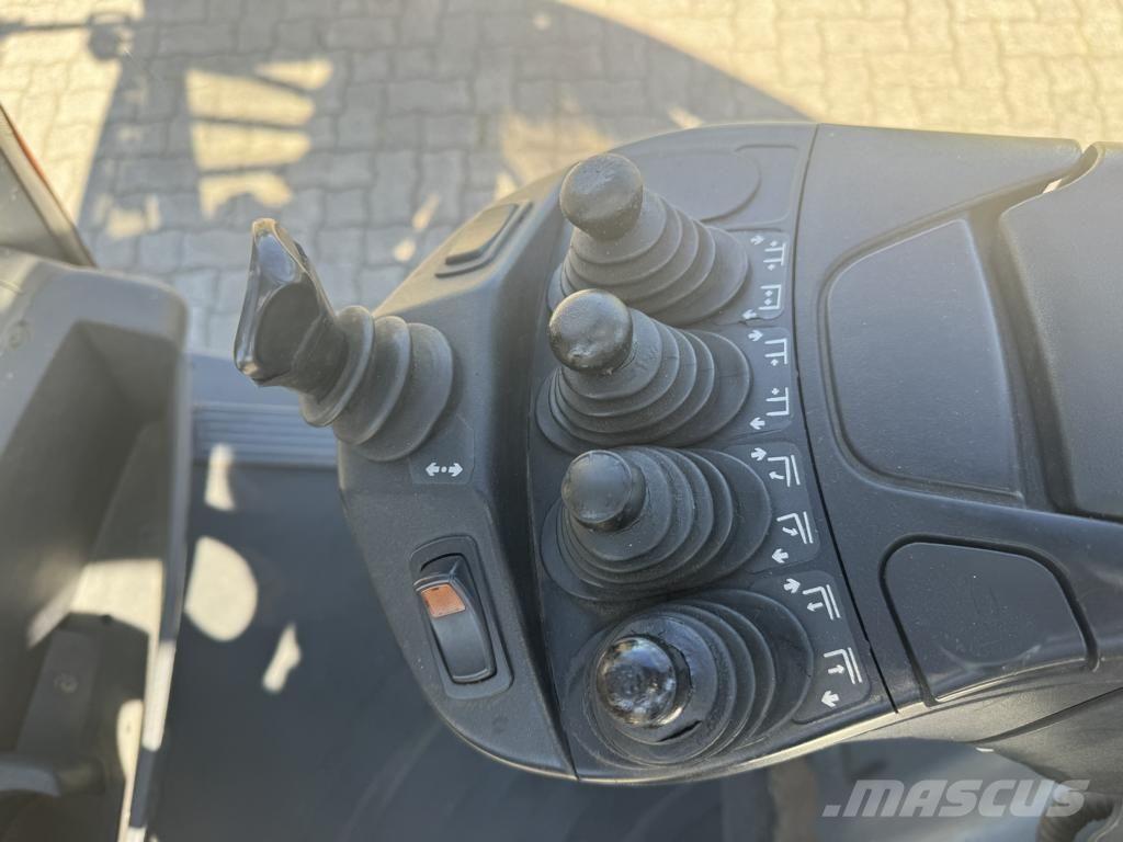Linde H30D-02 Diesel Trucker