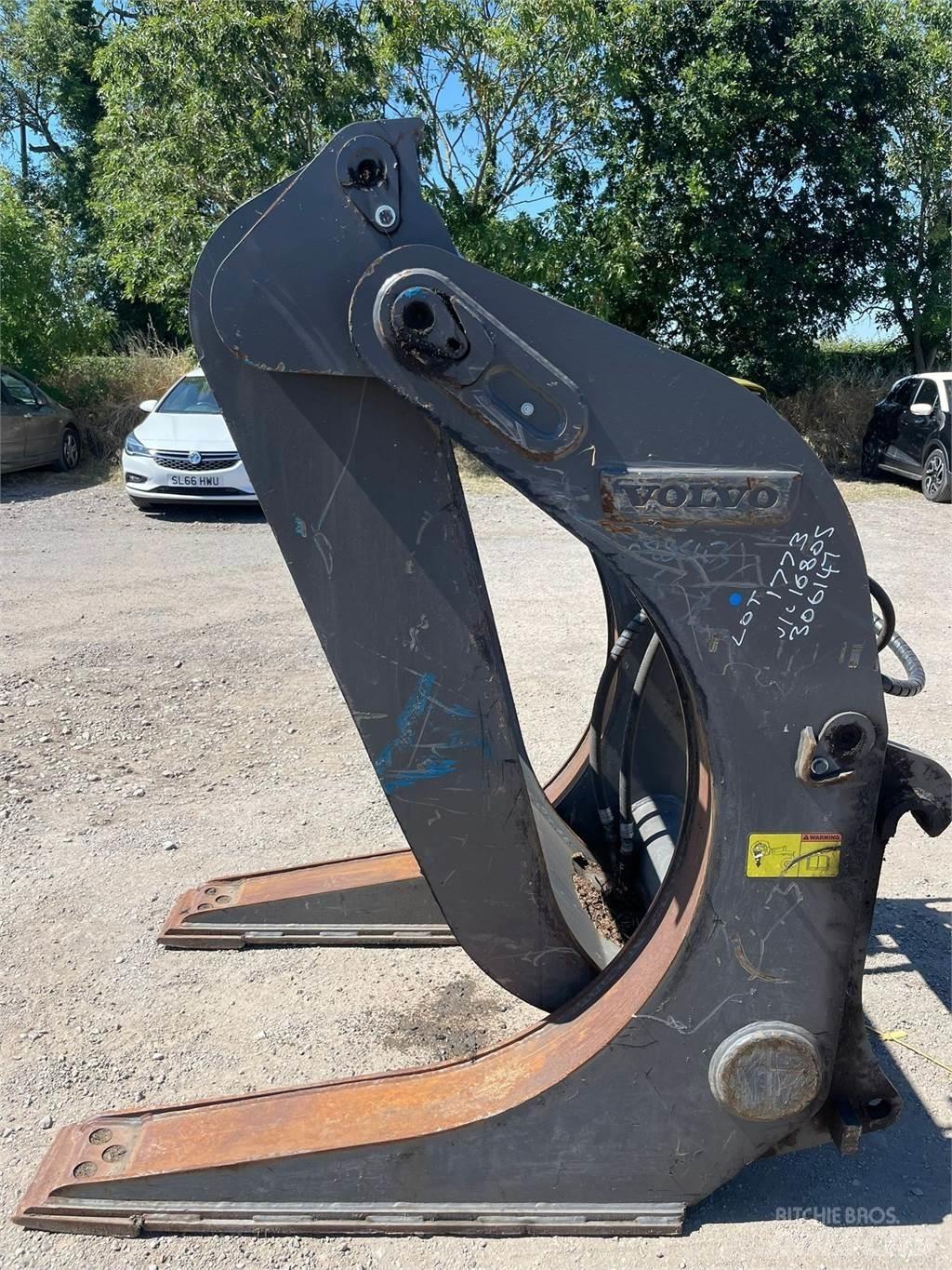 Volvo log grab Anlegg - Annet
