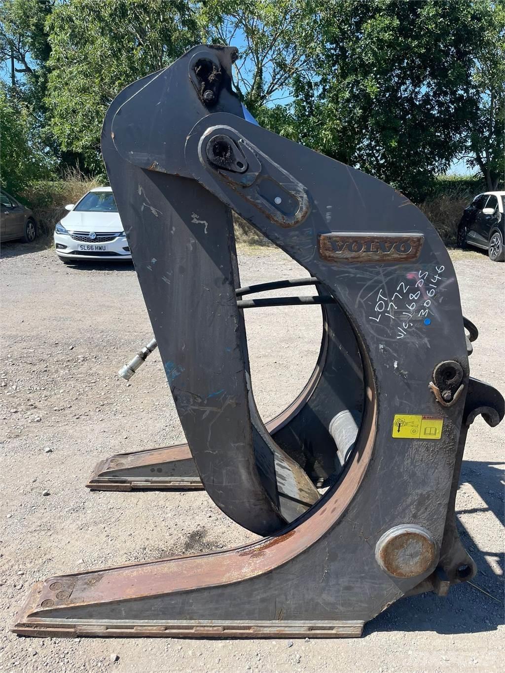 Volvo log grab Anlegg - Annet