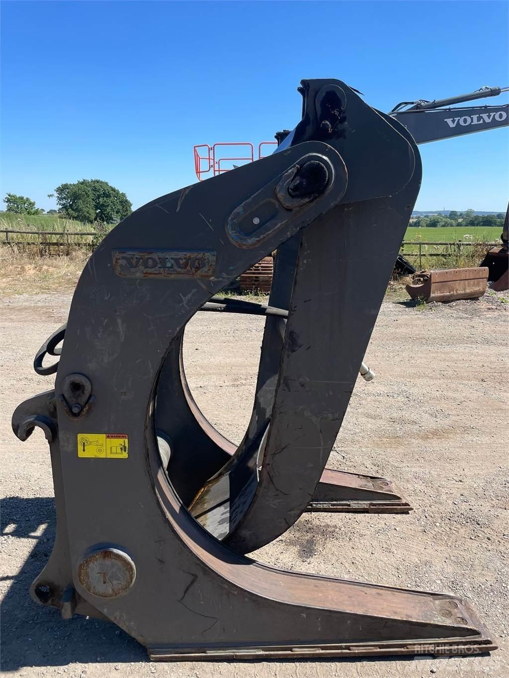 Volvo log grab Anlegg - Annet