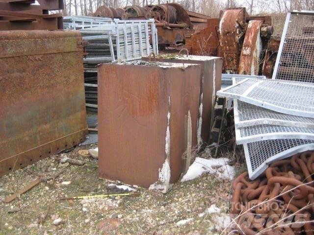  Ballastvægte 4 stk. - 2300 kg Kran deler og utstyr