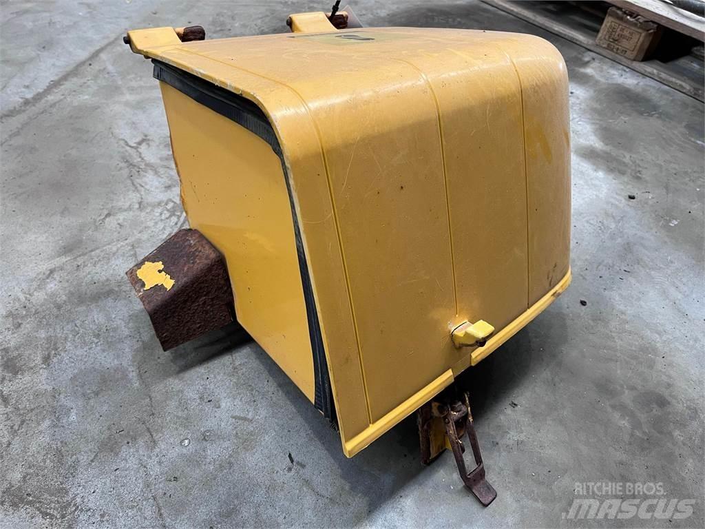  Batterikasse, Volvo L90E Andre komponenter