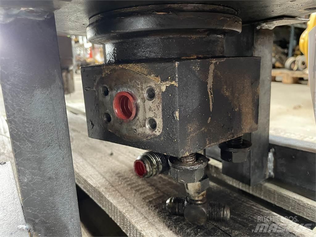CAT 215LC svirvel Hydraulikk