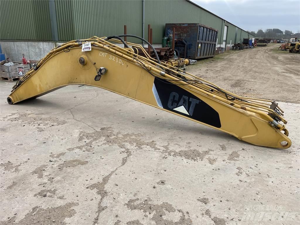 CAT 323D monobom Andre komponenter
