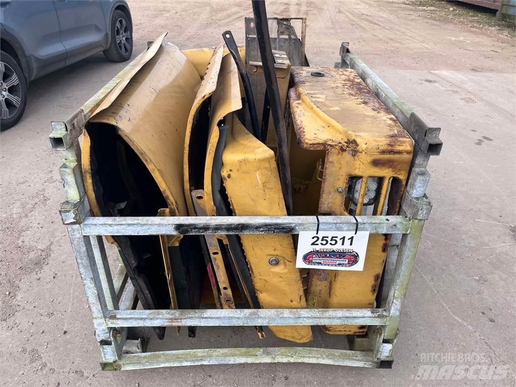 CAT 323D Skærme Andre komponenter