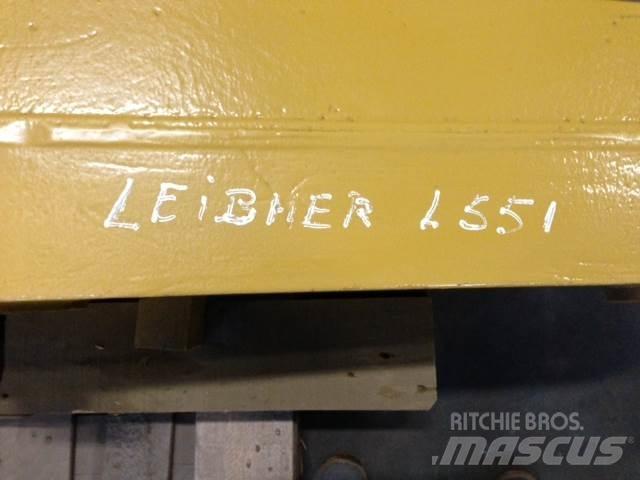 Liebherr L551 Link Arm Andre komponenter