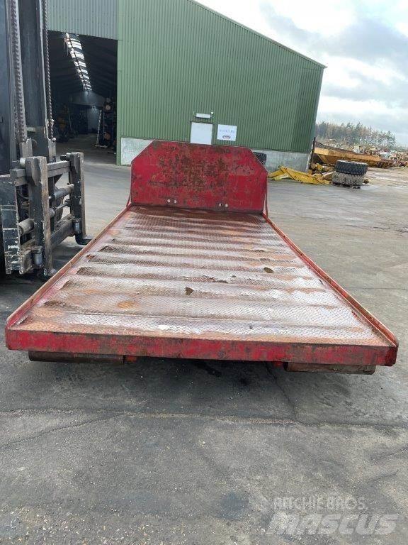  Maskintrailer med wirehejs Brønnhenger semi