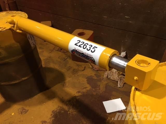  Skovlcylinder ex. Ford 655 Hydraulikk