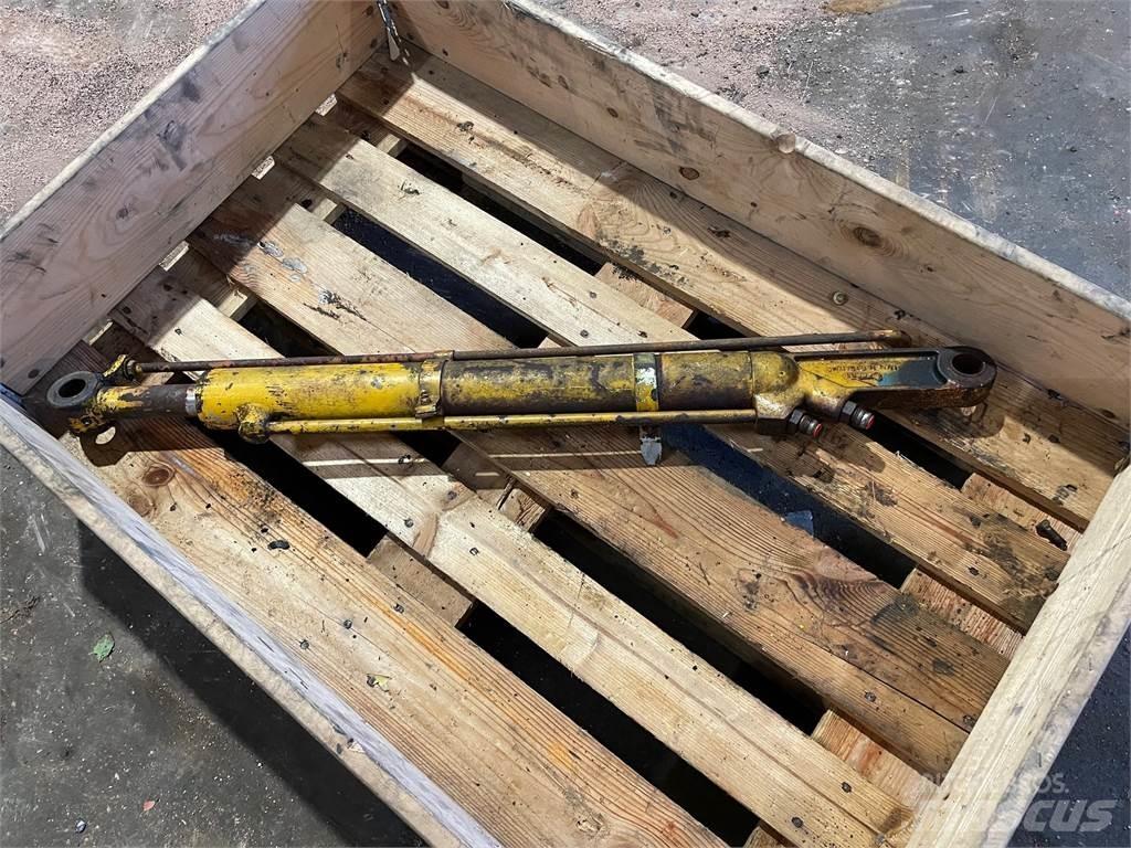  Skovlcylinder ex. MF50BX Hydraulikk