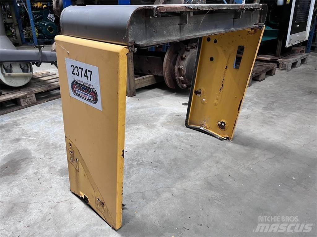  Top - & sideplade, Volvo L90E Andre komponenter