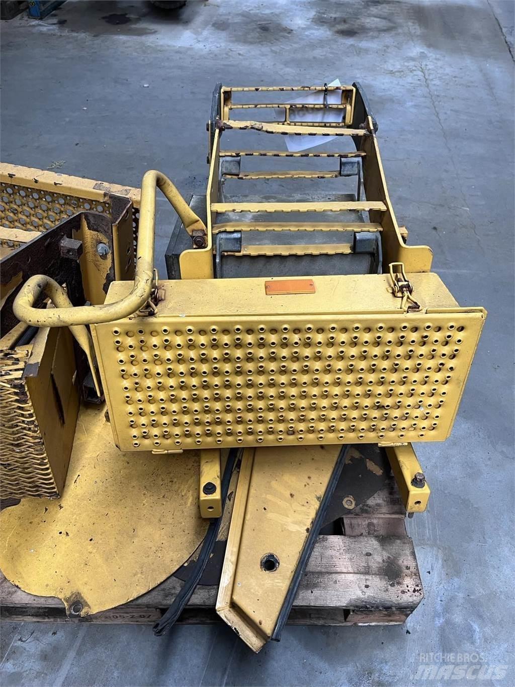  Trappe, Volvo L90E Andre komponenter