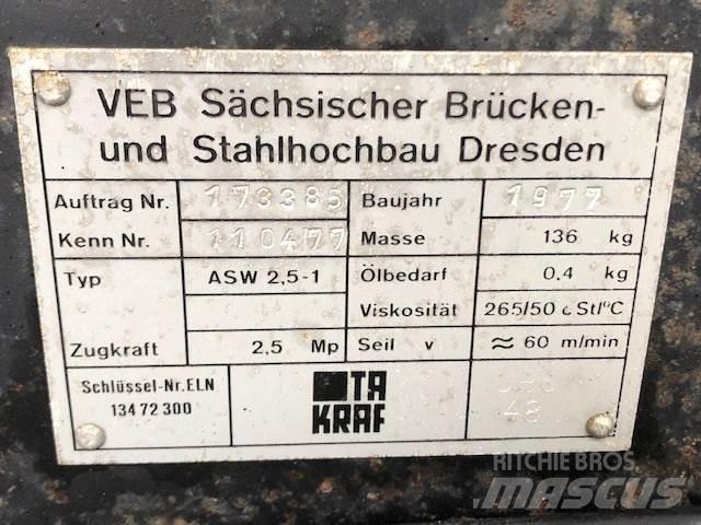 VEB spil - 2,5 T - 2 stk. Stillas, vinsjer og vareheiser