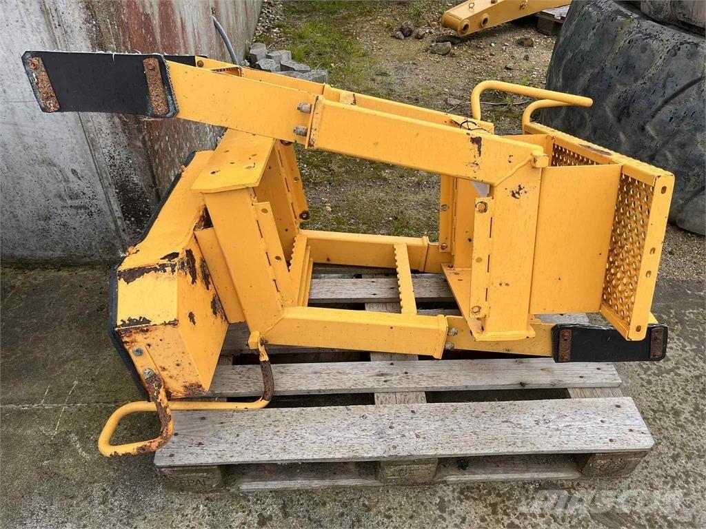 Volvo L220E trappe Andre komponenter