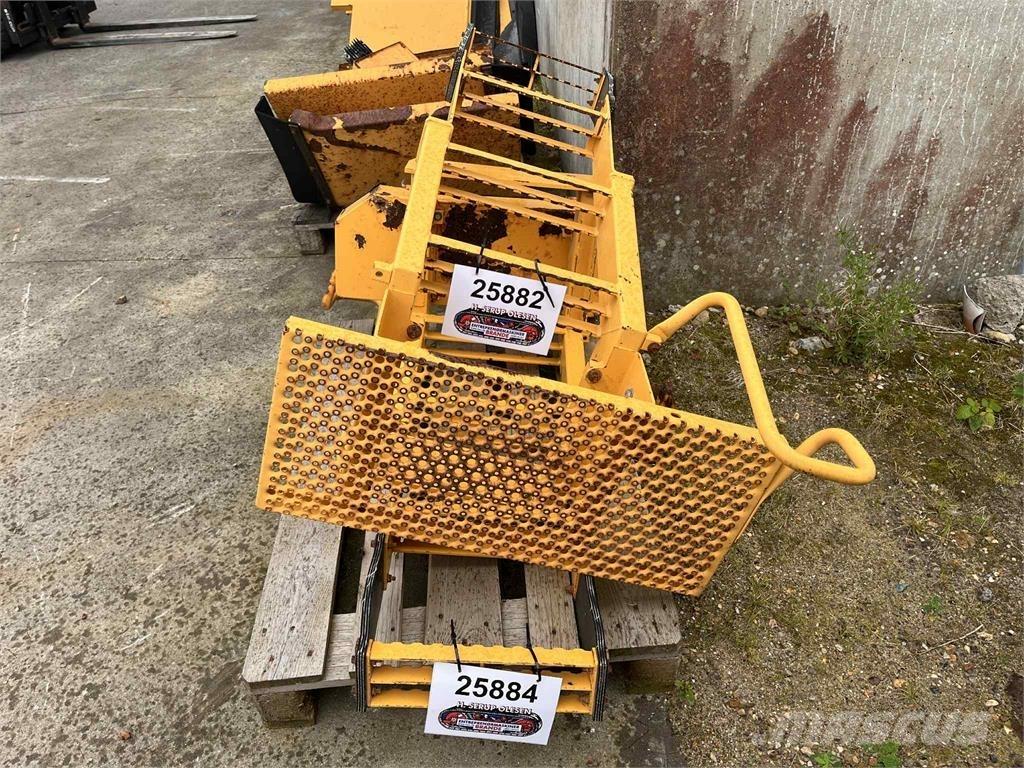 Volvo L220E trappe Andre komponenter