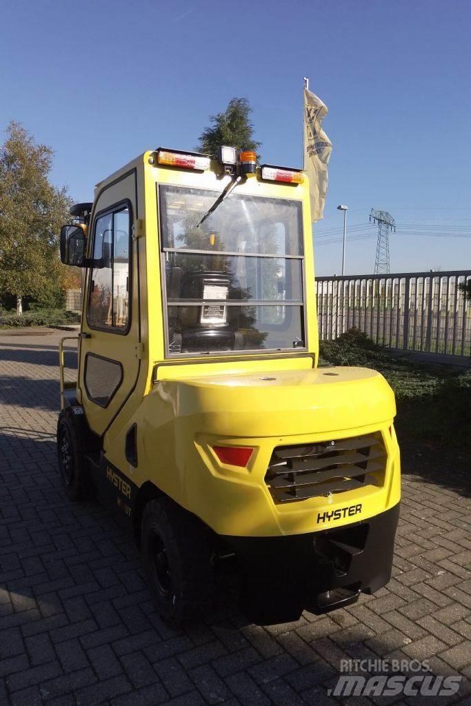 Hyster H3.5UT Diesel Trucker