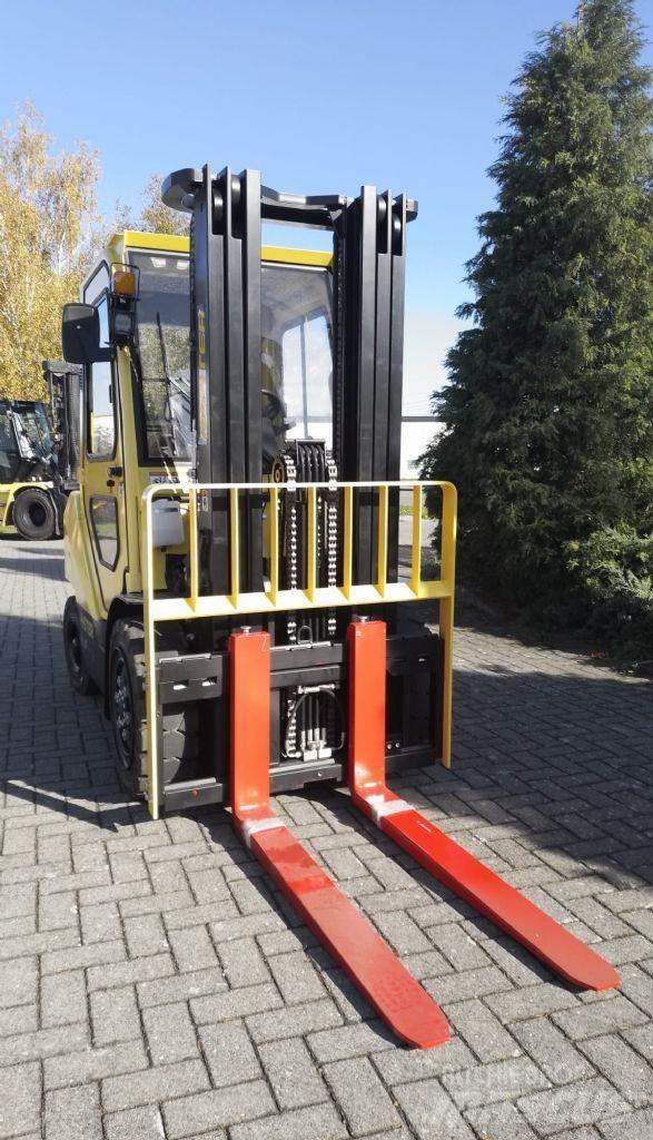 Hyster H3.5UT Diesel Trucker