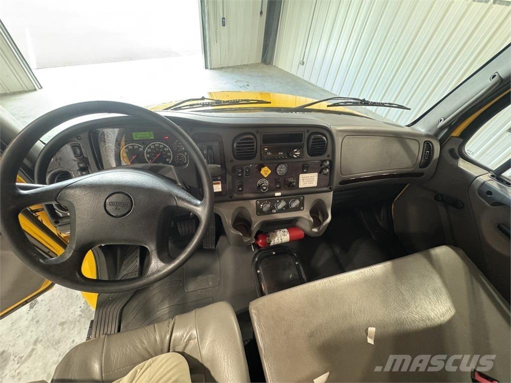 Freightliner M2 Skapbiler