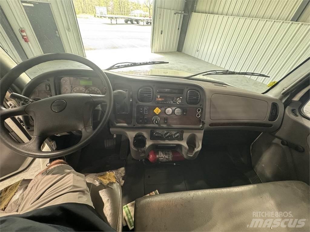 Freightliner M2 106 Planbiler