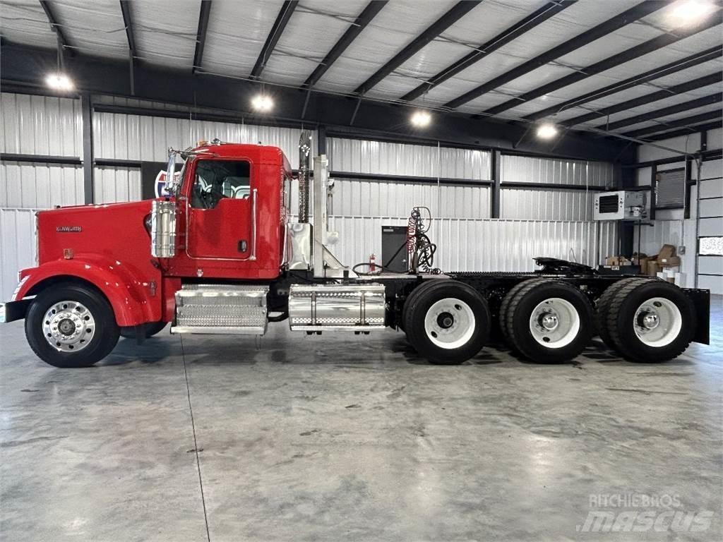 Kenworth W900L Trekkvogner