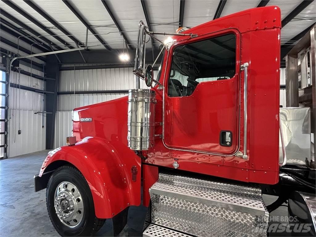 Kenworth W900L Trekkvogner