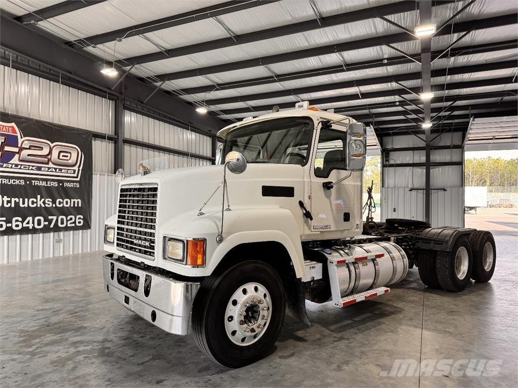 Mack CHU613 Trekkvogner