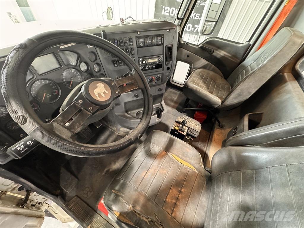 Mack CHU613 Trekkvogner