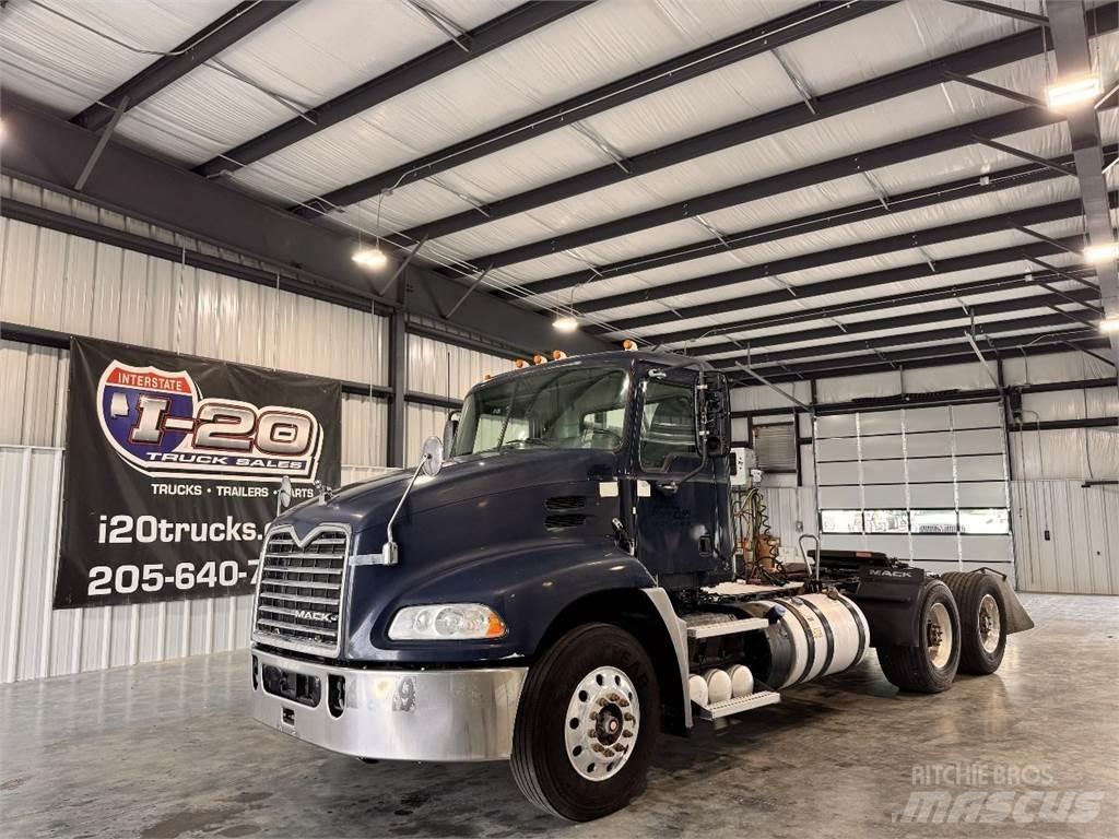 Mack CXU613 Trekkvogner