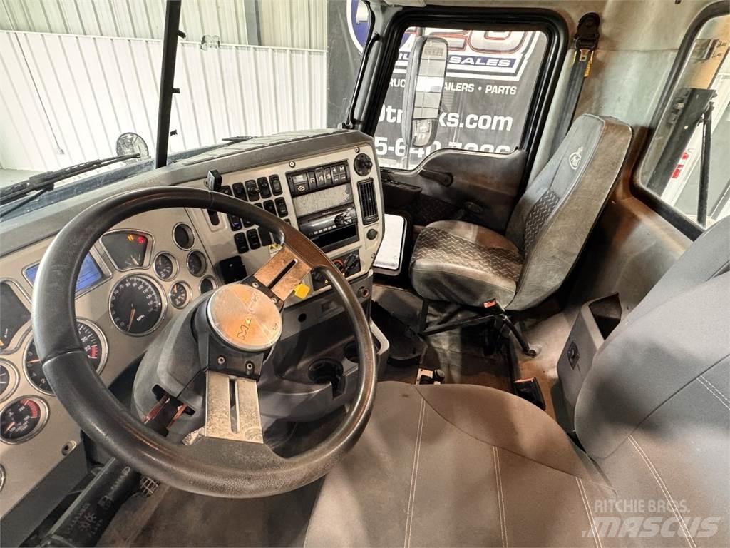 Mack CXU613 Trekkvogner