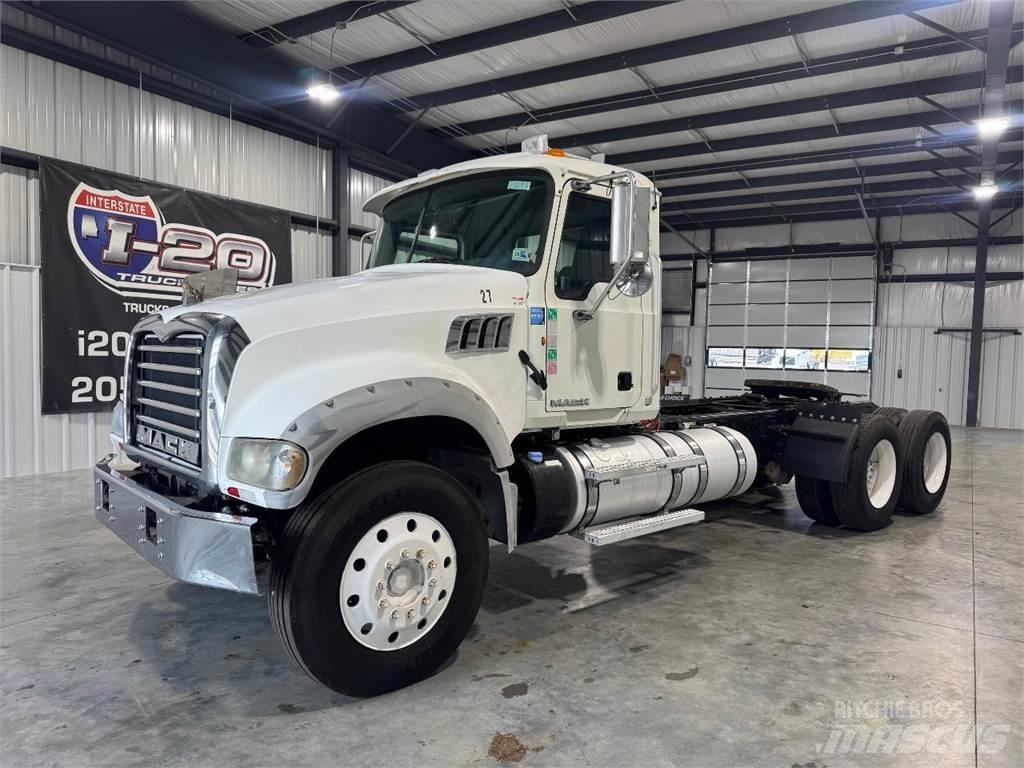 Mack GU713 Trekkvogner