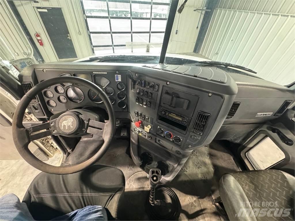 Mack GU713 Trekkvogner