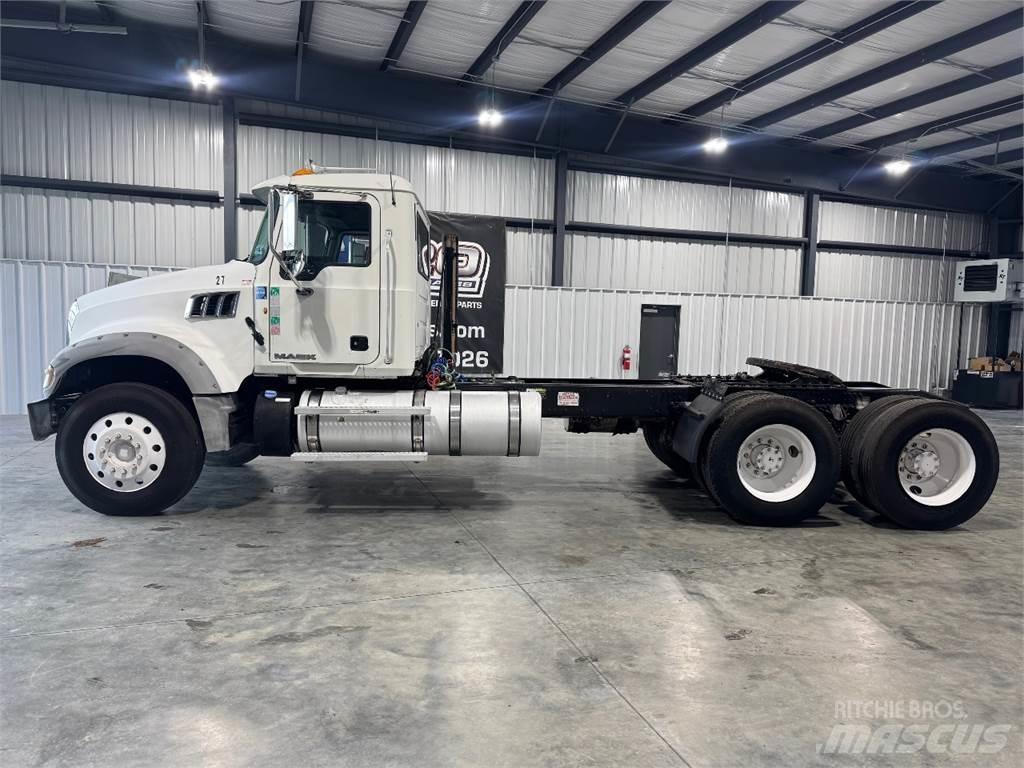 Mack GU713 Trekkvogner