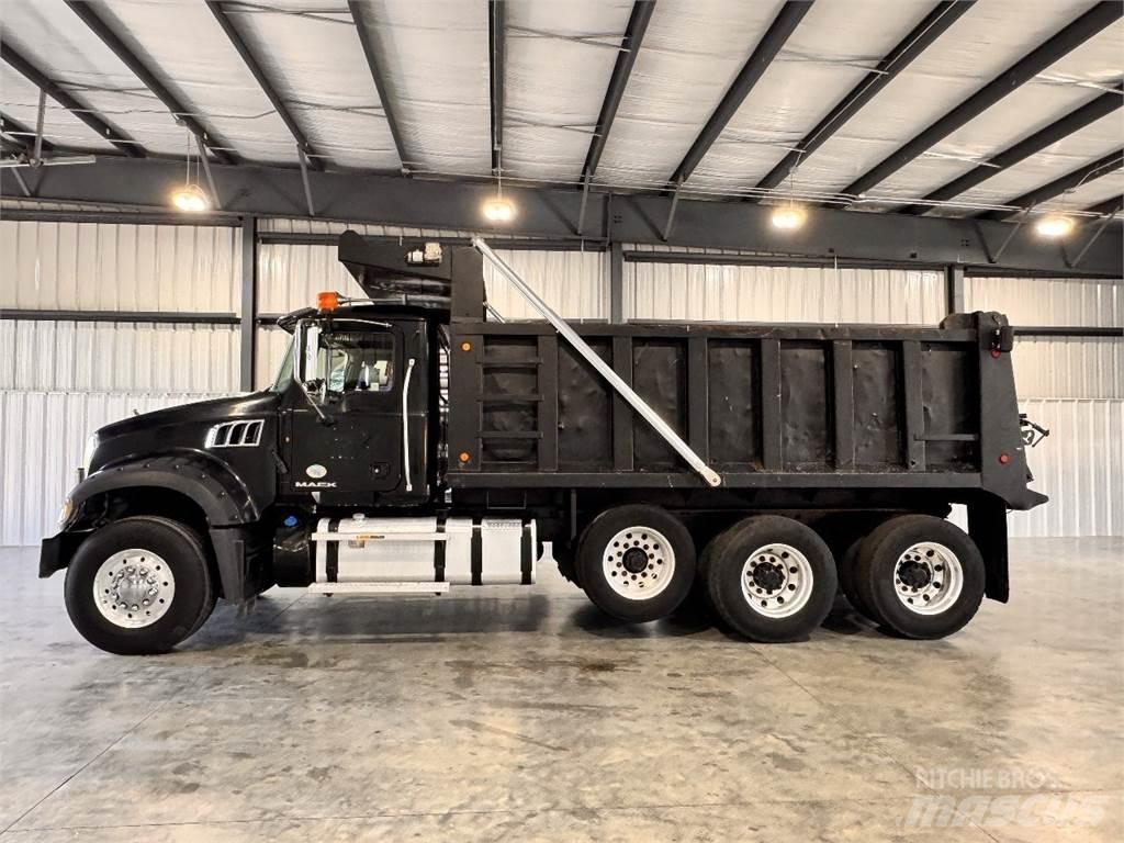 Mack GU713 Tippbil