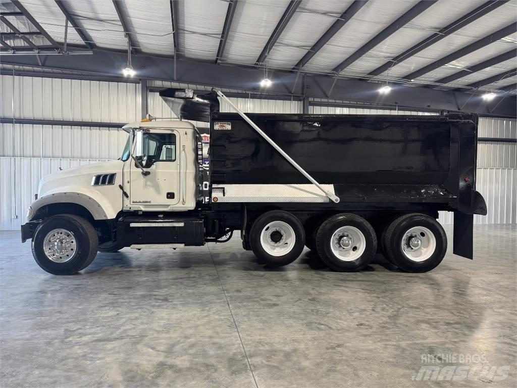 Mack GU713 Tippbil