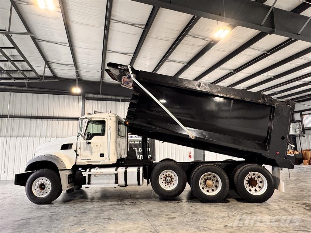 Mack GU713 Tippbil