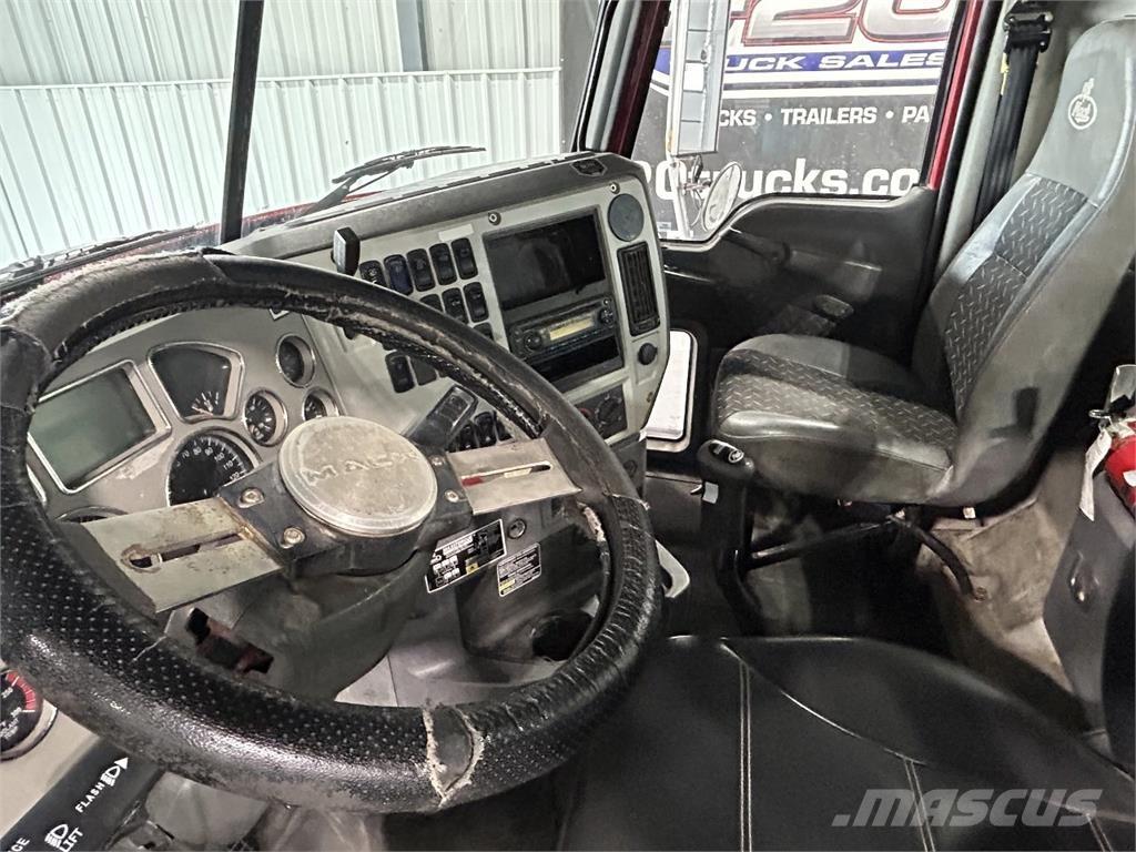 Mack GU713 Trekkvogner