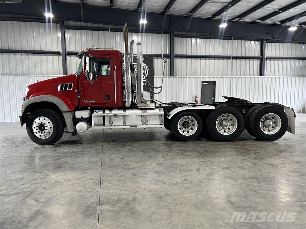 Mack GU713 Trekkvogner