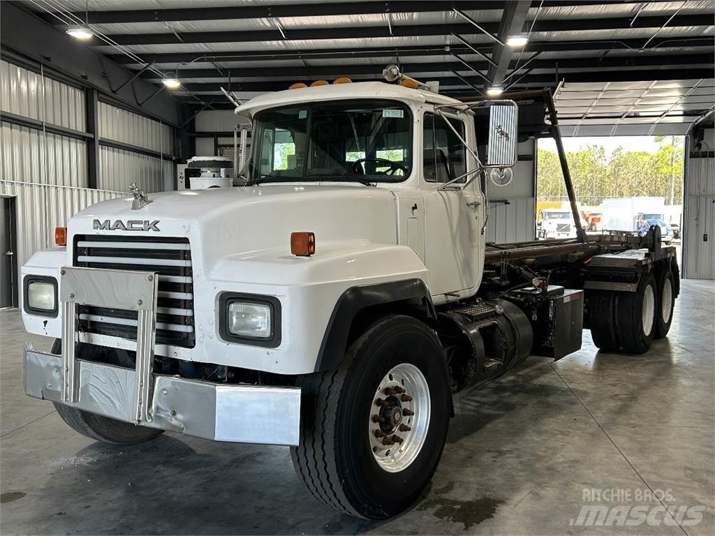 Mack RD688S Containerbil