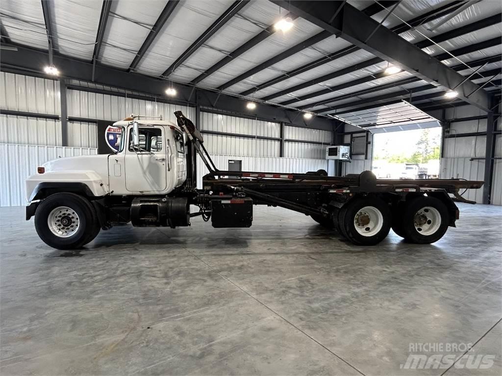 Mack RD688S Containerbil