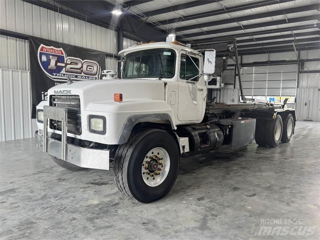 Mack RD690S Containerbil