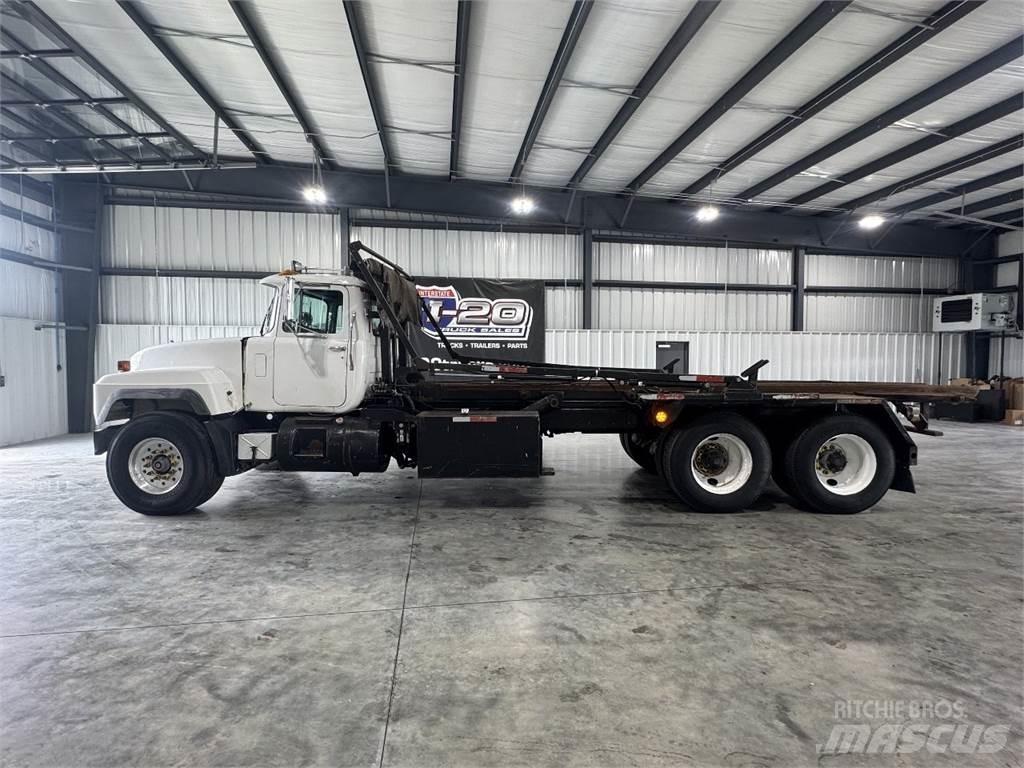 Mack RD690S Containerbil