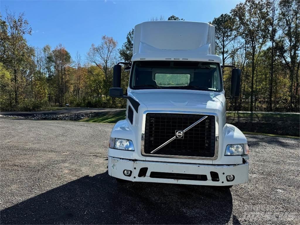 Volvo VNM64T200 Trekkvogner