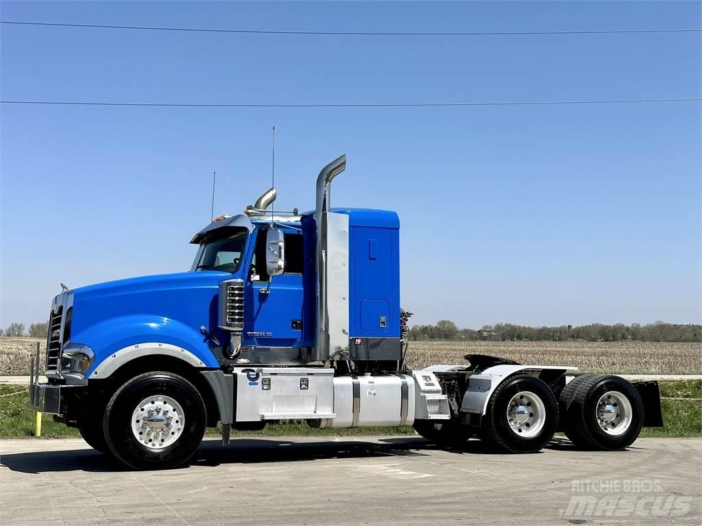 Mack Titan TD713 Trekkvogner